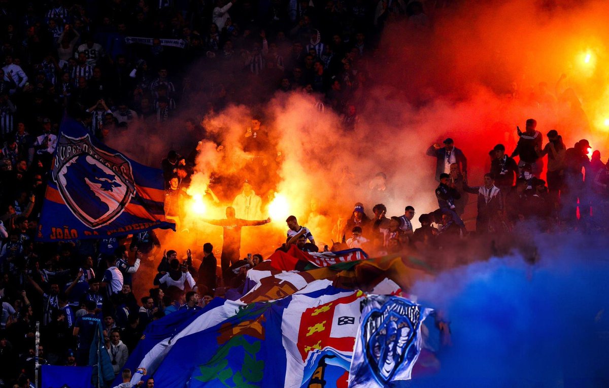 DragaoNews1893's tweet image. 🚨 OFICIAL: O #FCPorto e os Super Dragões assinaram hoje o protocolo!

PARA CIMA DELES! JUNTOS! 🔥💙