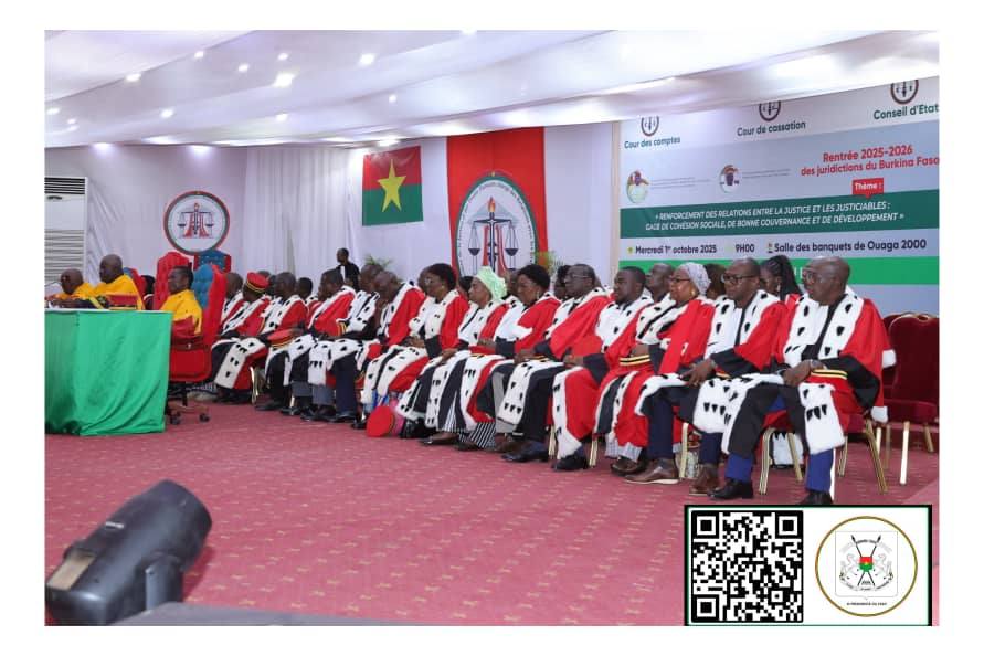 3TVBurkina's tweet image. 🇧🇫 Ouverture de l’année judiciaire 2025-2026 :
Le Président Ibrahim Traoré a pris part à l’audience solennelle placée sous le thème « Justice et justiciables: gage de cohésion sociale, de gouvernance et de développement ».
#3tv #watfm