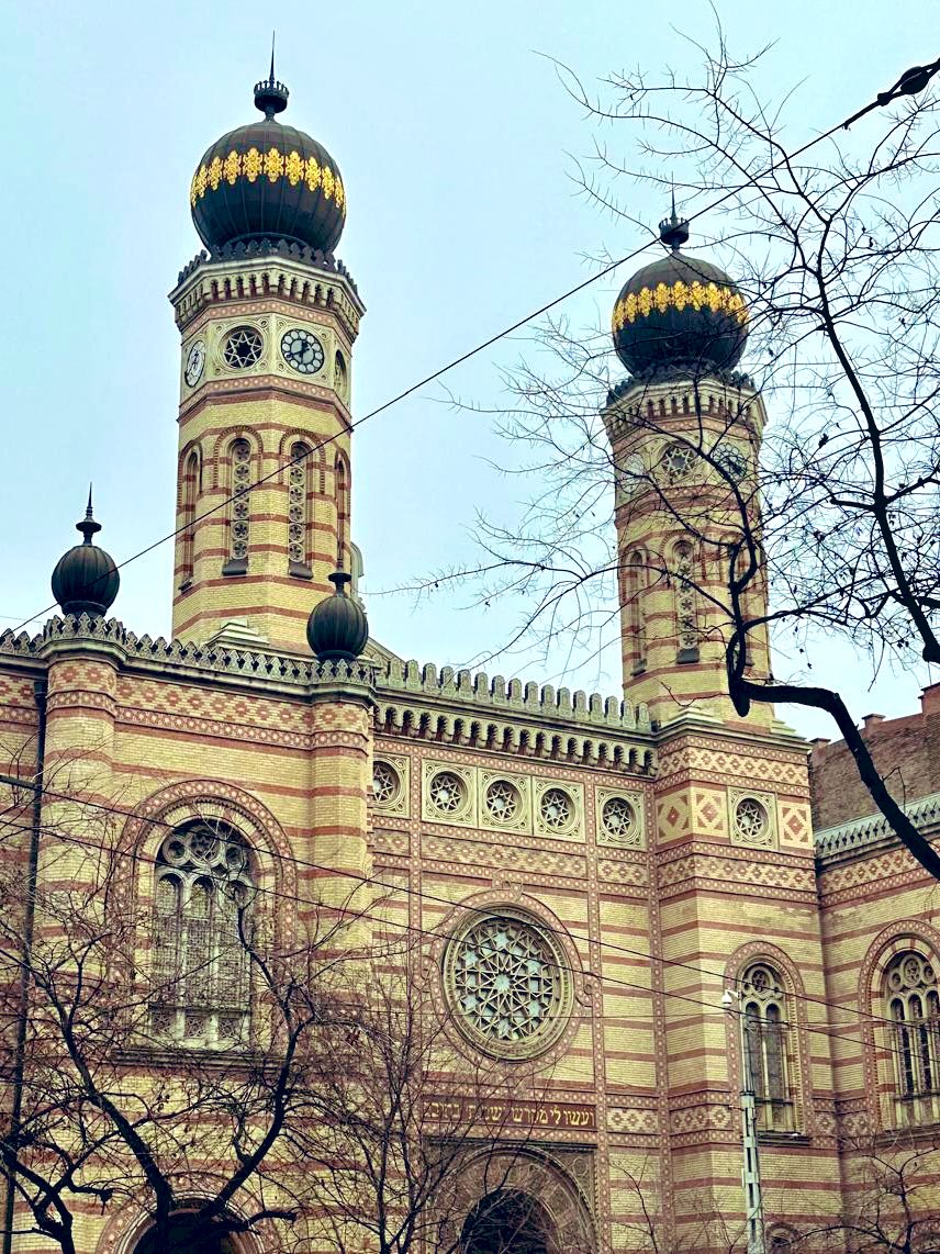 Wishing our Flanders Honorary Consul <a href="/EpsteinAri/">Ari Epstein</a> and all our #Jewish friends in #Antwerp, #Brussels and everywhere in #Belgium🇧🇪, #Luxembourg🇱🇺, #Hungary🇭🇺, and in #Israel🇮🇱 and around the world 🌍 G'mar chatima tovah for #YomKippur2026 beginning tonight ✡️🇭🇺🇧🇪🇮🇱 <a href="/IsraelinBelgium/">Israel in Belgium | #BringThemAllHomeNow</a>