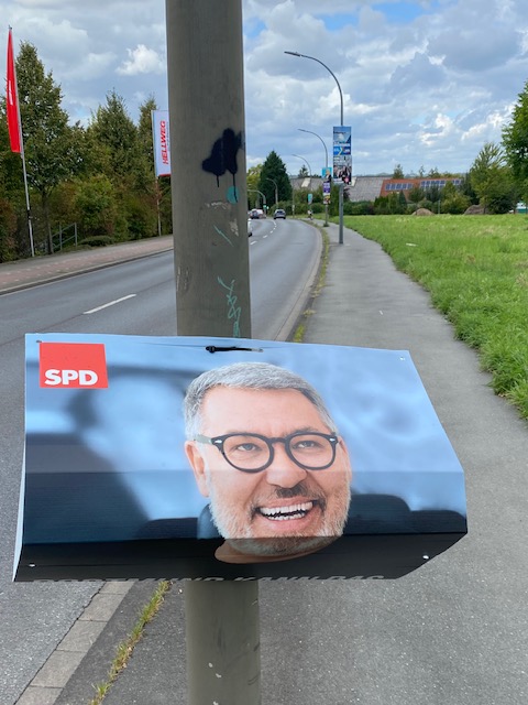 +++ Westphal abgewählt – Kommt bald der nächste Westphal? +++

Dortmund kann aufatmen: OB Westphal wurde von den Wählern in die Wüste geschickt. Nach fast 80 Jahren ging die „Dauerregentschaft“ unter einen SPD-OB in Dortmund endlich zu Ende. Damit geht es für die Sozialdemokraten