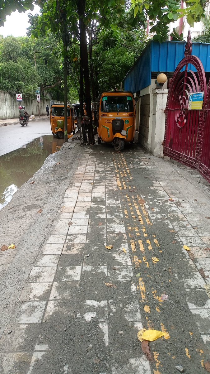 ImKanugo's tweet photo. @chennaicorp new footpath with special tiles for guidance of visually impaired people installed. Good initiative. But can they really use it? What is the point? https://t.co/b1yRkXxCec