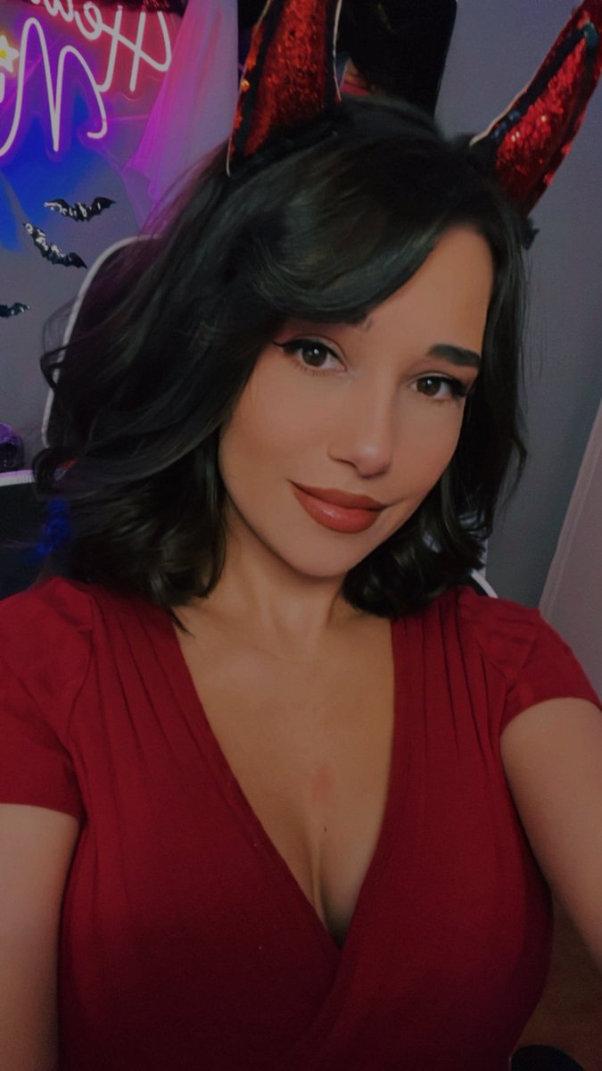 It’s bootober time beans!! 🎃
Twitch.tv/angeliclin