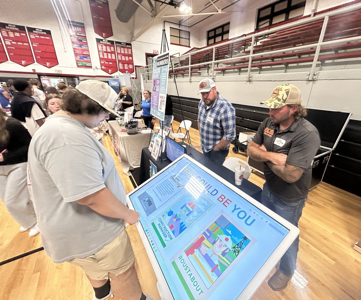 IPRB98's tweet photo. Thank you to Fairfield HS for the invite to their annual career day on Tuesday! We made 2 oil and gas career presentations to 40 students and participated in the afternoon career fair. Thanks to Campbell Energy's Ross Basnett and Boss Services' Austin Moore for volunteering. https://t.co/9u2jm4ZHyX