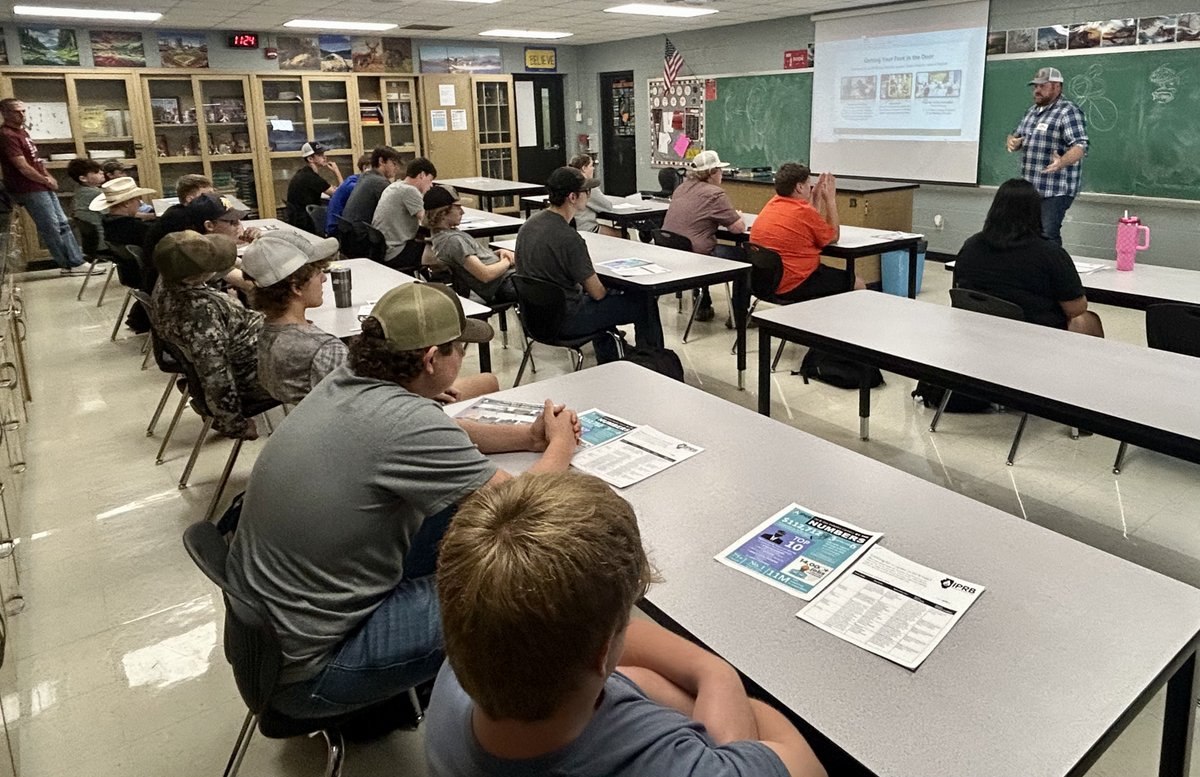 IPRB98's tweet photo. Thank you to Fairfield HS for the invite to their annual career day on Tuesday! We made 2 oil and gas career presentations to 40 students and participated in the afternoon career fair. Thanks to Campbell Energy's Ross Basnett and Boss Services' Austin Moore for volunteering. https://t.co/9u2jm4ZHyX