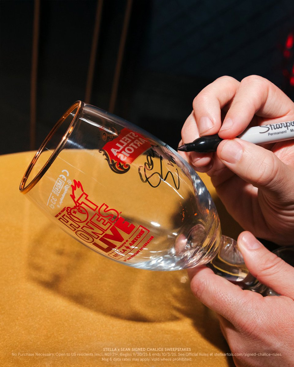StellaArtois's tweet image. From the set of Hot Ones Live to your mantle — this custom 10th anniversary Hot Ones chalice, signed by Sean Evans, could be yours.
Reply with #HotOnesChalice #Sweepstakes for your chance to own a piece of Stella Artois and Hot Ones history.