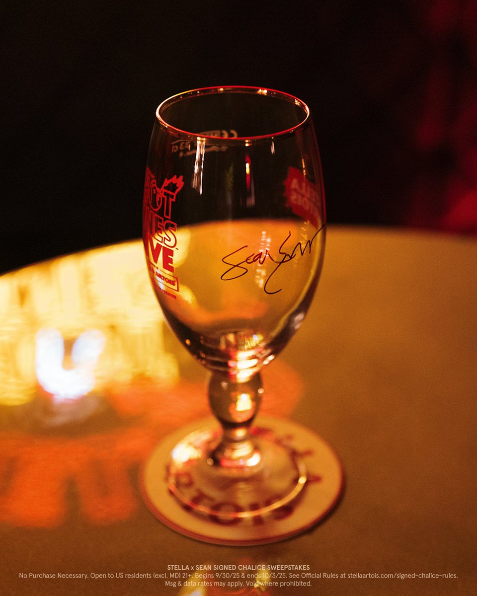 StellaArtois's tweet image. From the set of Hot Ones Live to your mantle — this custom 10th anniversary Hot Ones chalice, signed by Sean Evans, could be yours.
Reply with #HotOnesChalice #Sweepstakes for your chance to own a piece of Stella Artois and Hot Ones history.