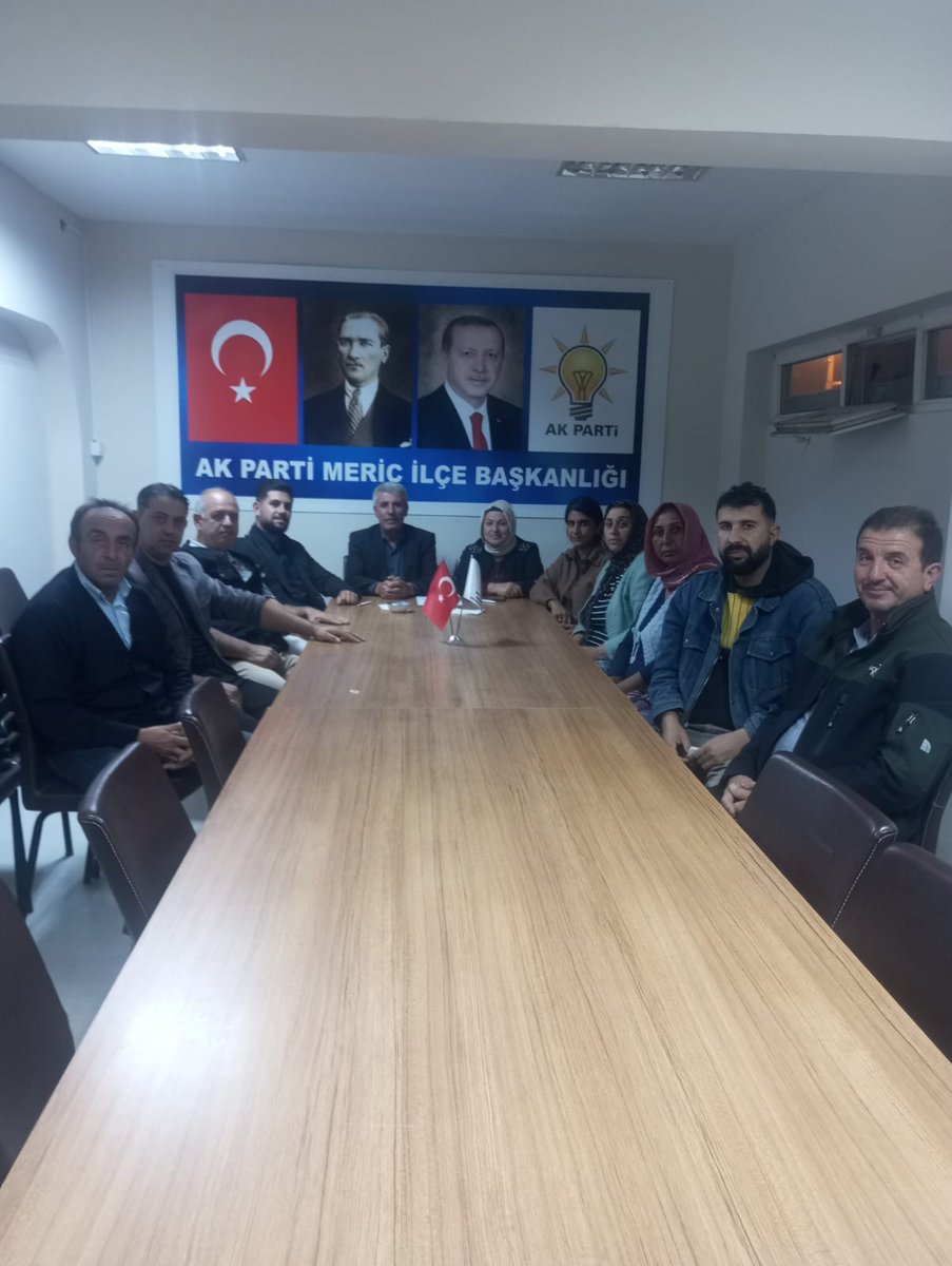 MericAkParti's tweet photo. Birlik ve beraberlik içinde gerçekleştirdiğimiz toplantımızda; ilçemizin ihtiyaçlarını, vatandaşlarımızın taleplerini ve önümüzdeki döneme dair hedeflerimizi değerlendirdik.
Üye çalışmalarımızı da ele alarak teşkilatımızı daha da güçlendirmek için fikir alışverişinde bulunduk. https://t.co/8Ujm3B1kDq