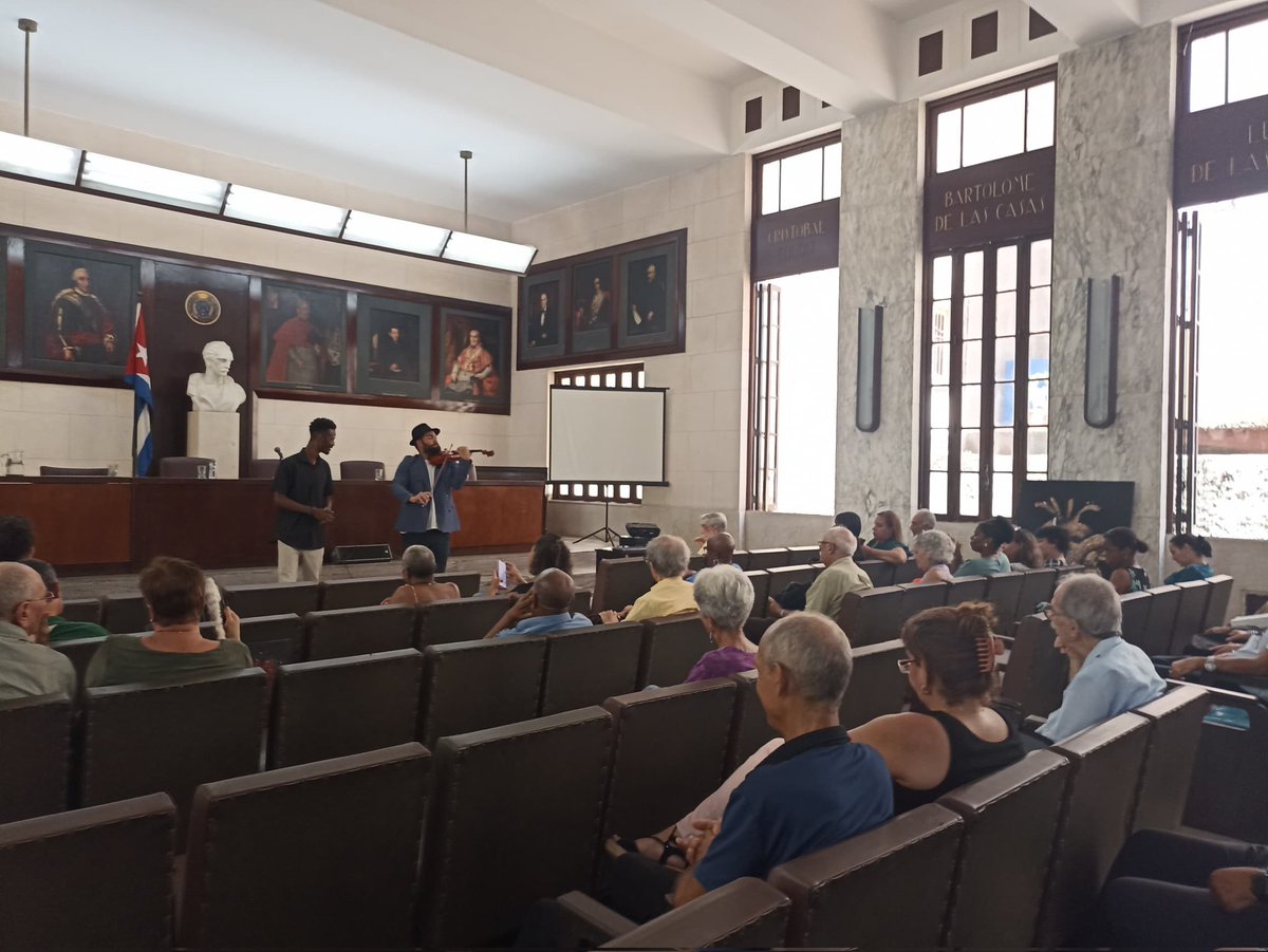 En la Sociedad Económica de Amigos del País (SEAP), sesión científica con temas:
🔹dimensión ambiental en pensamiento de Fidel Castro 🔹actualización de política ambiental de #Cuba. Transformando visiones: de desechos sólidos a recursos 🔹transición hacia una economía circular
👇