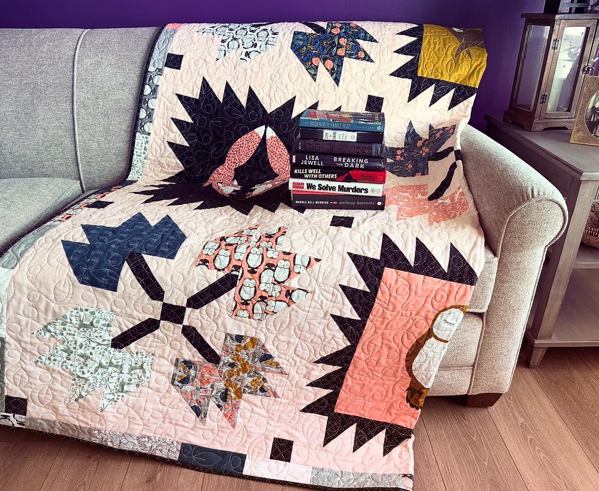 VGDesigns's tweet image. It is finally October, and spooky season! 📖👻 It is time to curl up with a scary good book and a warm quilt. The books may be mysterious, but our quilts are handmade by us from start to finish. 

victoriagleasuredesigns.com 💛