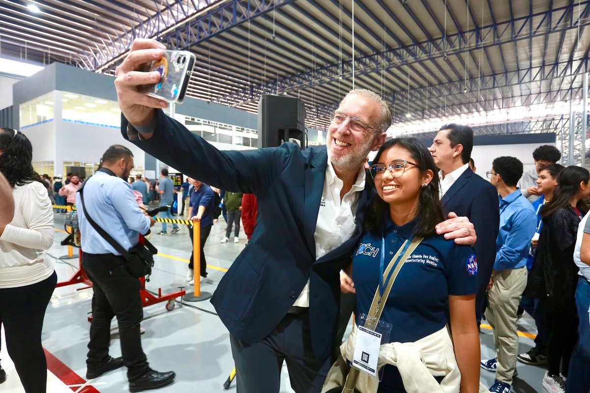 La innovación se basa en hacer las cosas diferentes para obtener otros resultados y eso es lo que hemos hecho en Querétaro. Estuve en el 2º Congreso Internacional de Innovación Aeroespacial 2025 <a href="/UNAQmx/">UNAQ</a>, que reúne a investigadores, estudiantes y líderes del sector aeroespacial