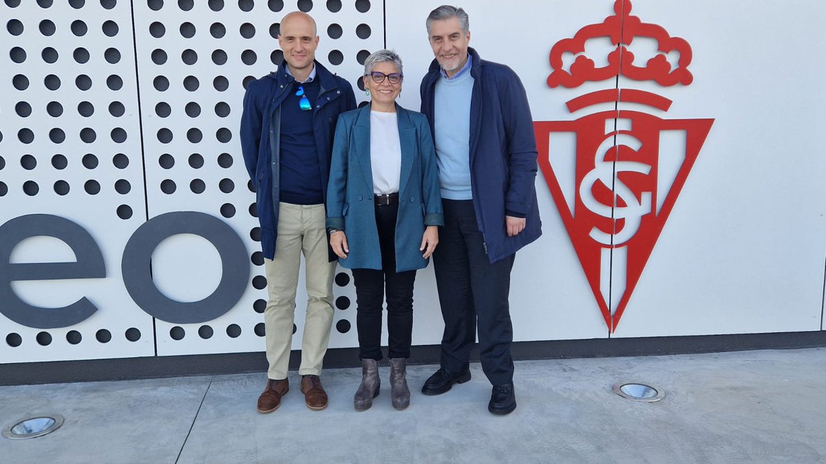 🏆⚽La consejera de Salud, Concepción Saavedra, y la directora general Actividad Física y Deporte, Manuela Ena, han asistido a la eliminatoria de la SM Copa de la Reina entre el <a href="/RealSportingFem/">Real Sporting Femenino</a> y el <a href="/RealOviedoFem/">Real Oviedo Femenino</a>, celebrado hoy en la Escuela de Fútbol de Mareo.