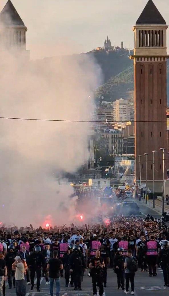 ألتراس PSG في محيط منتجويك ،،، 🧨