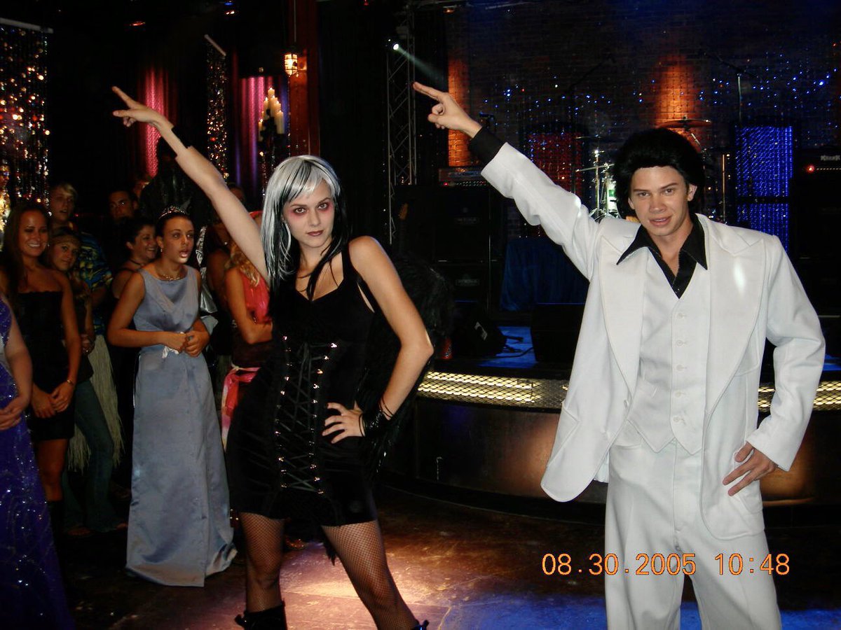OTHdiary's tweet photo. Happy October! https://t.co/dAgWEO9xBc