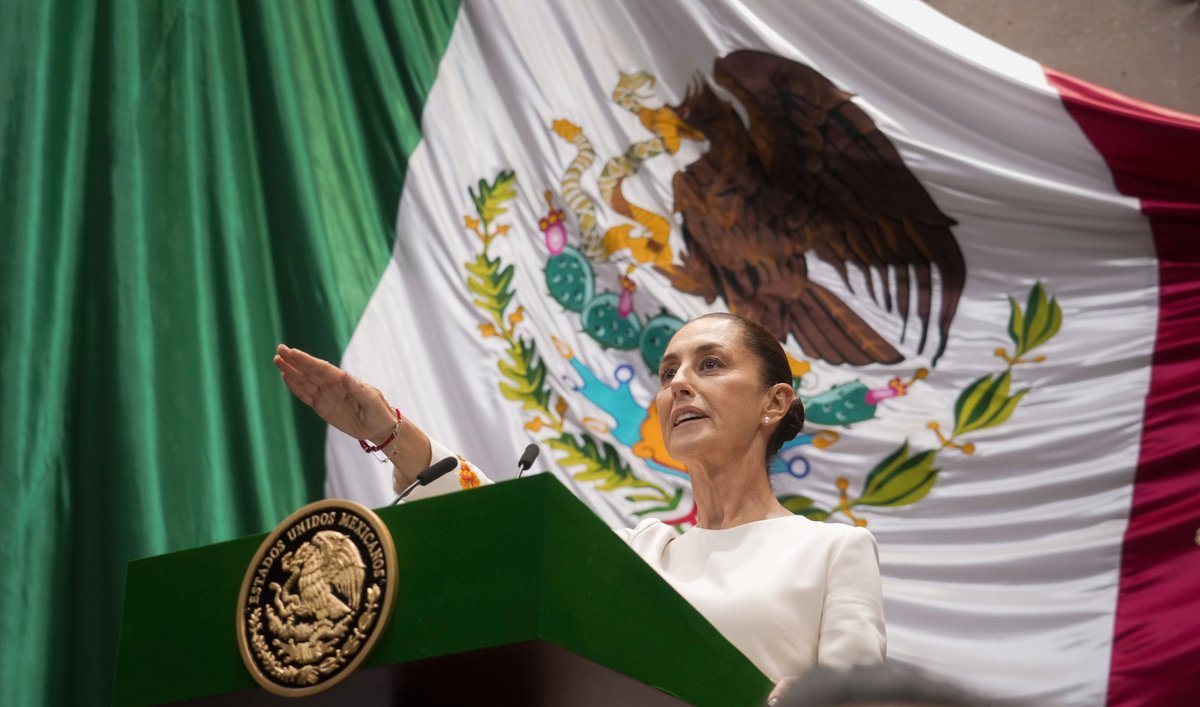 IvanGoSerr91's tweet photo. @Claudiashein cumple su primer año como presidenta de México. Ha reducido la pobreza, defendió nuestra soberanía del rabioso vecino del norte y ha puesto en marcha el Plan México para hacerlo autosuficiente. Aún queda un largo camino🇲🇽
#MuchaPresidenta
#ClaudiaPresidentaDeMéxico https://t.co/t4fePVmihu