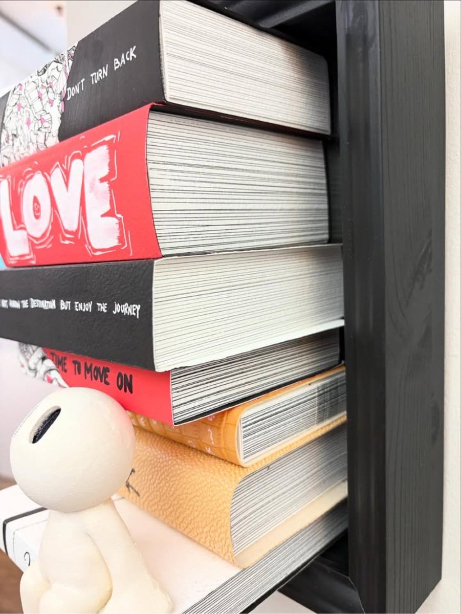 FlyingHorseWalk's tweet photo. @George_Thornton Love this ❤️
Books - Big Love by Damilola Odusote
Wonderful original wall sculpted, beautifully created with lots of detail
#art #sculpture #love #books #artgallery #nottinghamart #artlovers #artcollector #coolart #itsinnottingham #homedecor https://t.co/9X9CsCUMum