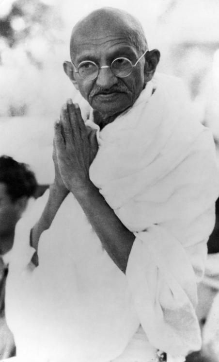 PriyaIngle90's tweet photo. आपल्या पिढीकडे गांधी वाचण्यासाठी वेळ नाही.
पण त्यांच्याकडे त्यांना शिवीगाळ करण्यासाठी वेळ आहे.
गांधी जयंतीनिमित्त एक आव्हान:
गांधींचे My Experiments with Truth" वाचा.
मग त्यांचा द्वेष करायचा की आदर करायचा ते ठरवा.
#GandhiJayanti https://t.co/ZILVHDxbye
