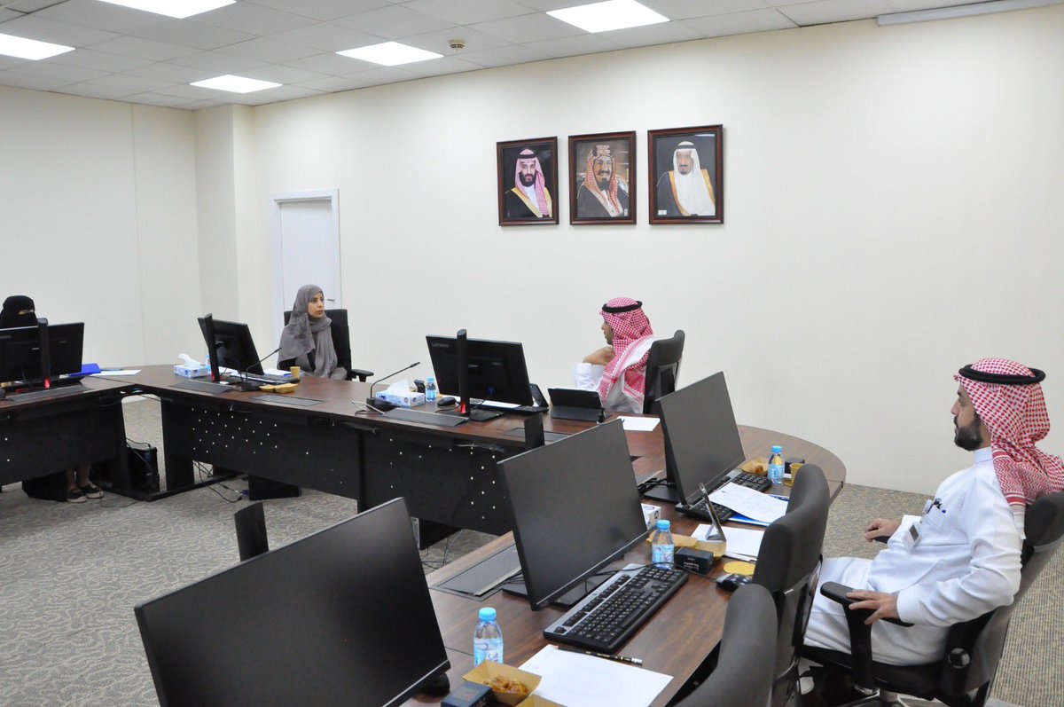 لقاء بين كلية الدراسات التطبيقية و مركز بعد الرعاية للتدريب الصحي
انطلاقًا من توجهات كلية الدراسات التطبيقية نحو تعزيز الشراكات، استقبل عميد الكلية الأستاذ الدكتور أسامة بن عبدالعزيز الفراج، برفقة وكيلة الكلية للتطوير والجودة وسعادة رئيسة قسم العلوم الصحية وسعادة المشرف على وحدة