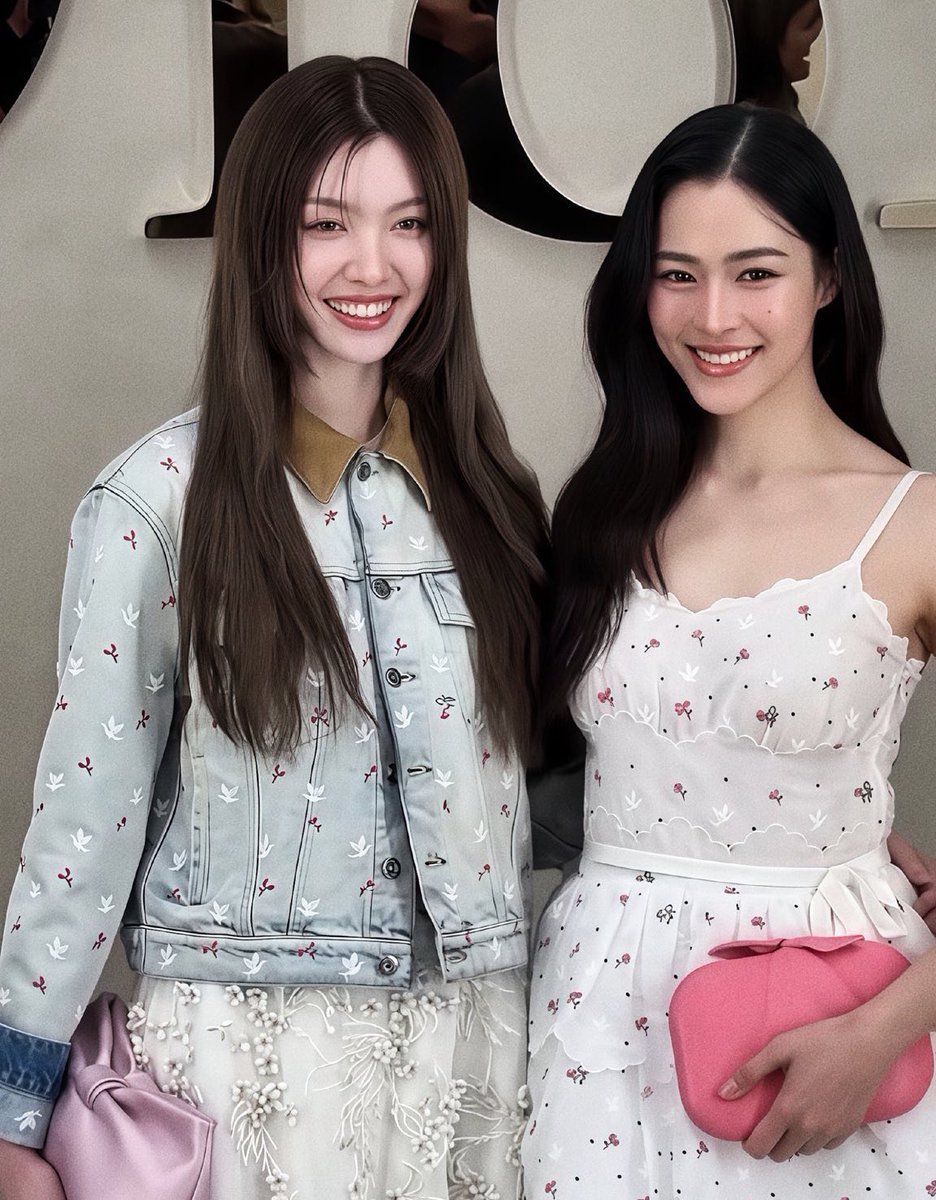 ตึกย่านพระรามสี่และด้อมม่วงส่งเข้าประกวดมาก 💜

 LINGORM AT DIOR PFW26 #LingOrmDiorSS26  #LingOrm #Dior #DiorSS26 #PFW