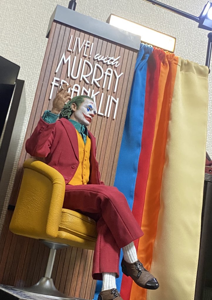 sawadpool's tweet photo. Hottoys JOKER
これ良いっすよ...。
デカすぎてケースに入らん！ https://t.co/9ap5bZ77bt