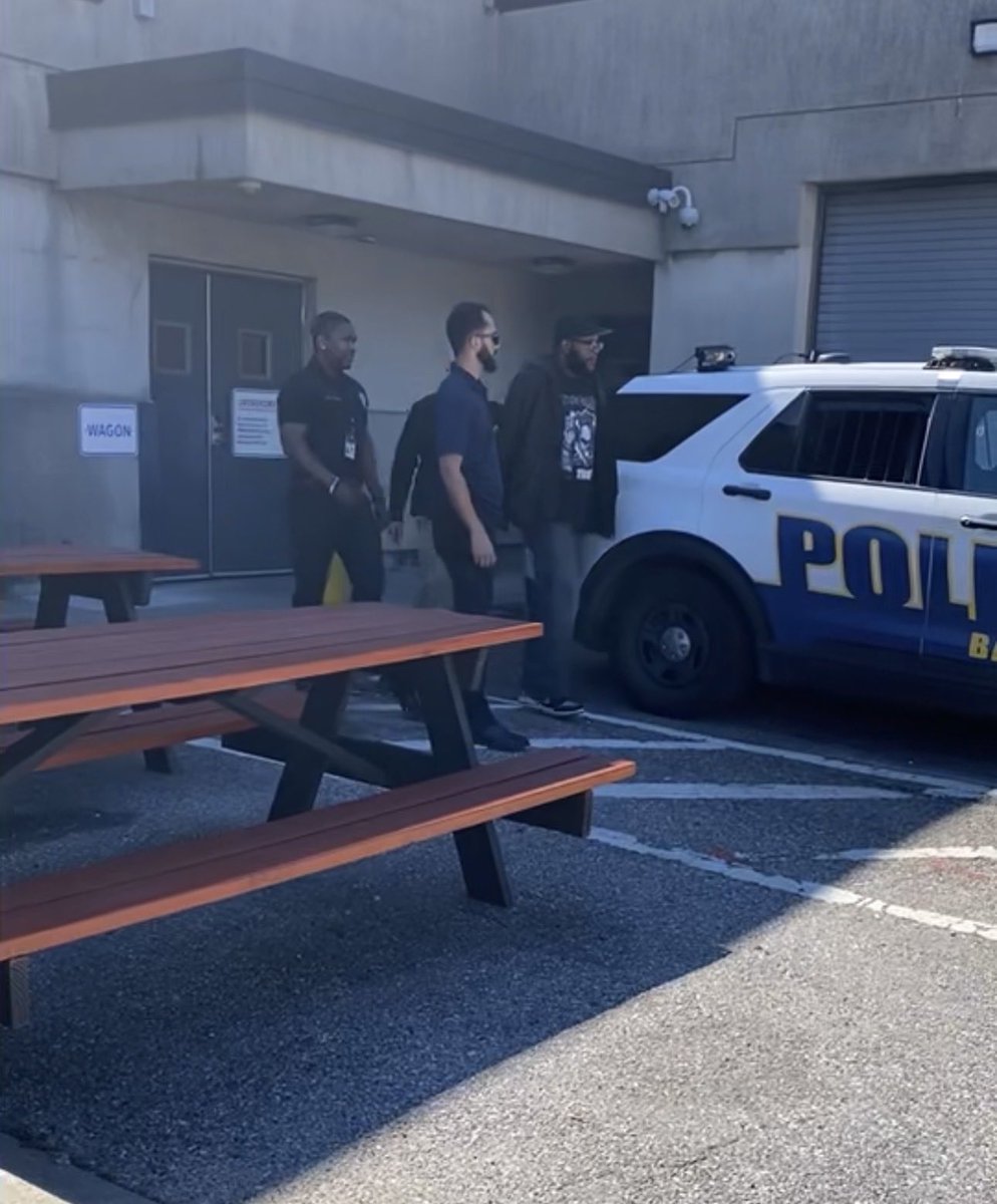 Baltimore Police tweet media