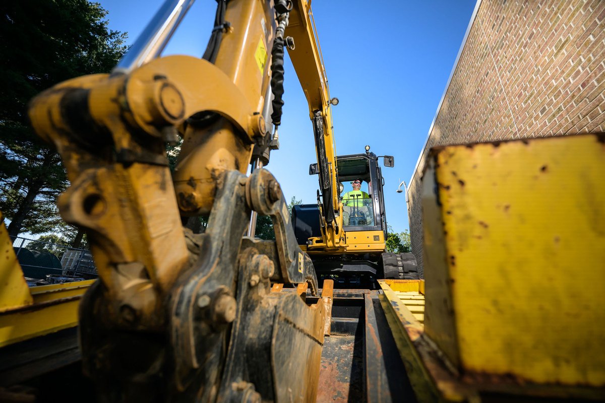 🚧ATTN Bernardsville: We're replacing over half a mile of aging cast iron main with new ductile iron pipes along the following streets: Boylan Terrace, Center St, Mt. Airy Rd, Prospect St and West St. For more info: ow.ly/SXux50X5c8N