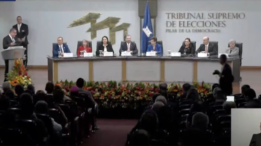 Barriosrro's tweet photo. Paralelismos cinematográficos… https://t.co/yVgXPghXoT