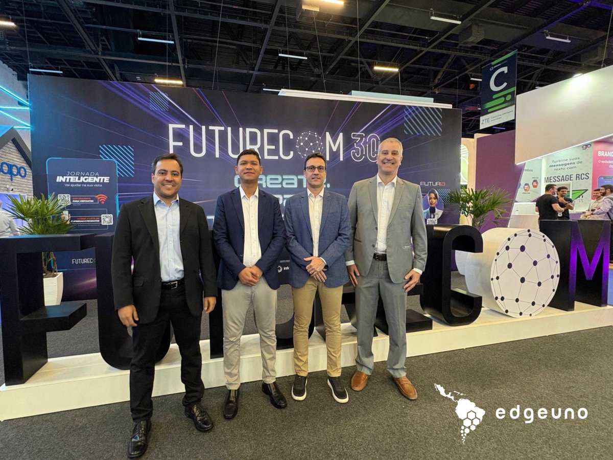 EdgeUno's tweet photo. 👉 Segundo dia no #Futurecom e seguimos com tudo! 🤖🇧🇷
O time da #EdgeUno está aqui impulsionando o backbone que mantém a LATAM conectada — rápido, resiliente e confiável.

Vem conversar com a gente e construir o futuro da conectividade!

#AS7195 #Edge #Cloud #Connectividade https://t.co/yhg5piFzzq