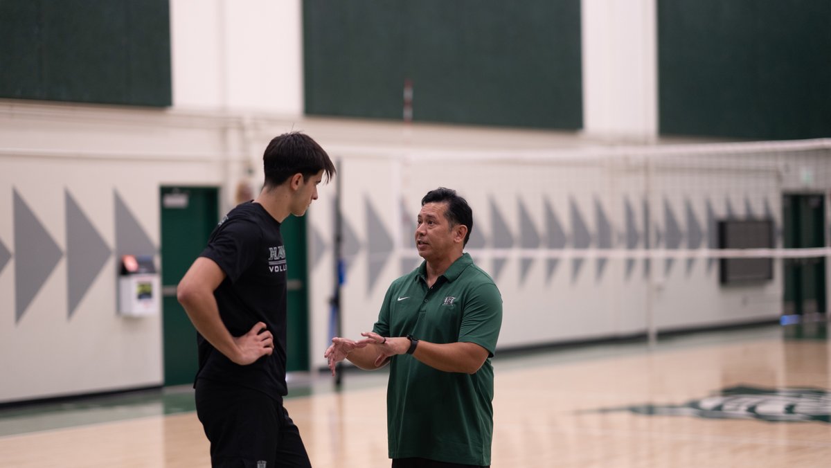 HawaiiMensVB's tweet photo. Welcome home, Donan🤙

#WarriorBall26 x #GoBows https://t.co/wTzDlYmoRD