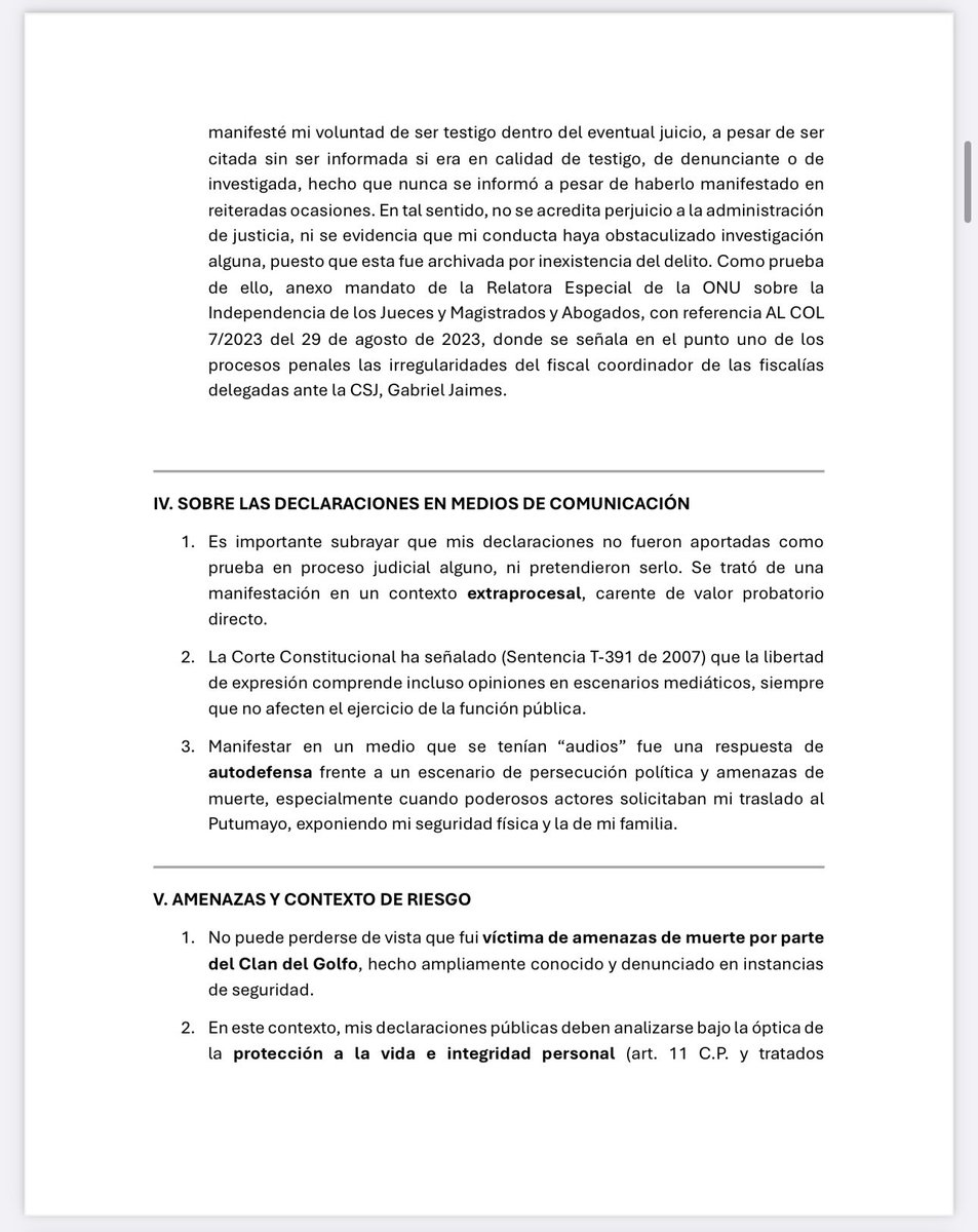 Hoy las mafias amanecieron desatadas porque lancé mi precandidatura, este es un país donde disciplinan cientos de abogados todos los días, y hoy solo YO soy noticia nacional. 

Señores  <a href="/CNDJ_Col/">Comisión Nacional de Disciplina Judicial</a> combatir la corrupción, incluso la de ustedes, NO ES UN DELITO, me gustaría que le