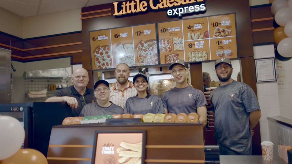 Orange_Store's tweet image. We're thrilled to celebrate the official GRAND OPENING of Little Caesars Pizza in Clarenville!

This opening marks the first of many as we grow the largest Canadian franchise agreement yet — bringing HOT-N-READY® pizza to 18 locations across Atlantic Canada. 🍕