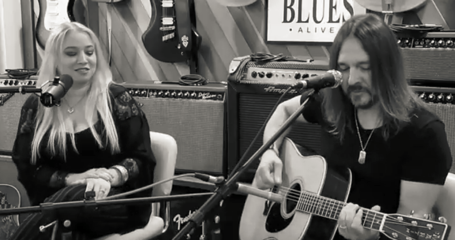 AMByteNet's tweet image. Forever Man - by Eric Clapton - used to be my favorite tune, still is, almost.
youtu.be/DUX4JPTJVNk?si… 
#foreverman #slowhand #clapton #matt #eryn #mob