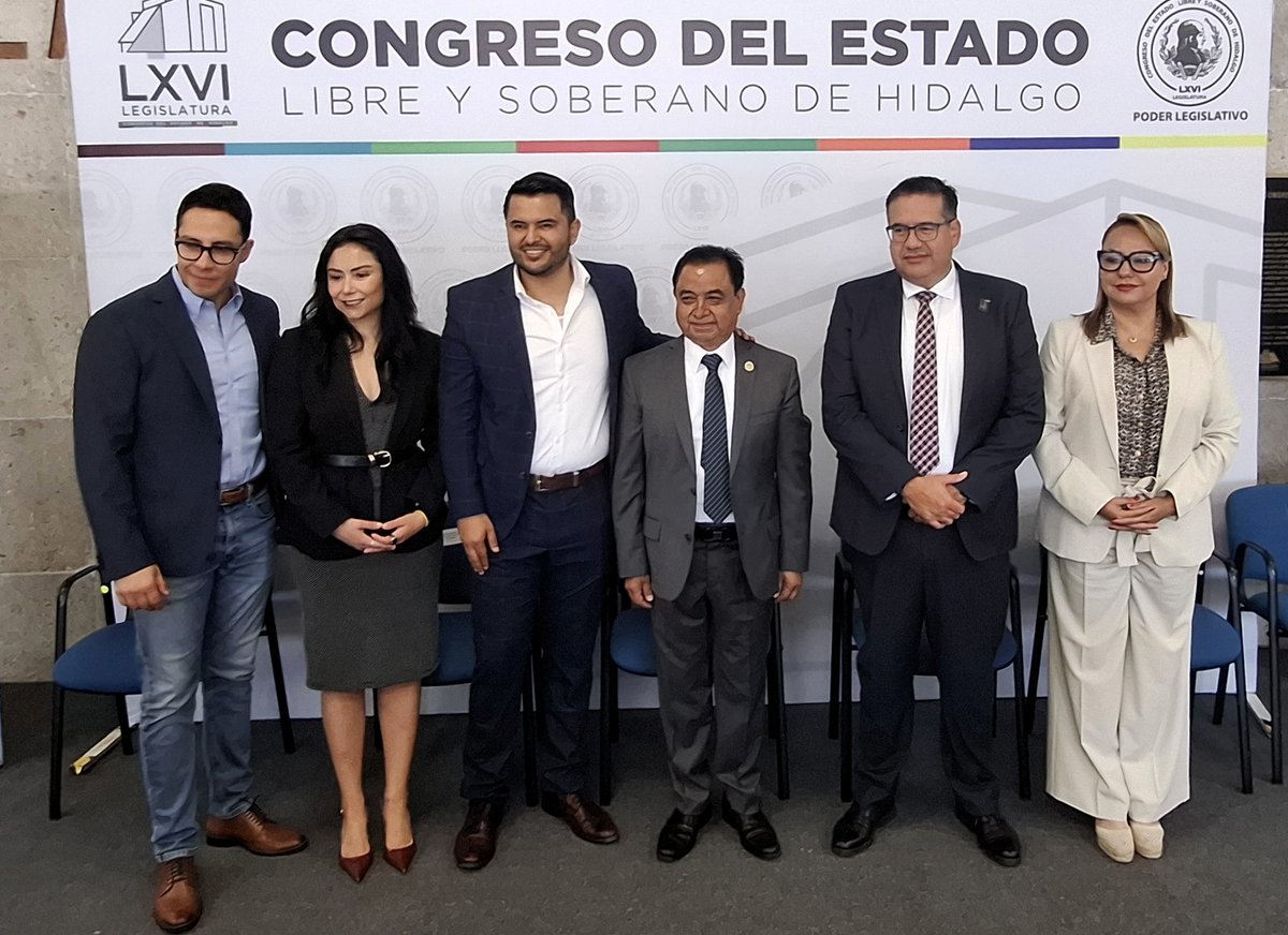 ASEH_Hgo's tweet image. Desde el @CongresoHidalgo, el Diputado @AndresVeVa_ encabezó la entrega de Leyes de Ingresos municipales. Lo acompañó el Auditor Superior, Mtro. @jorvalverdeASEH.
El plazo vence hoy 1 de octubre a las 16:00 horas. Cumplir es gobernar con responsabilidad, se dijo en el evento.