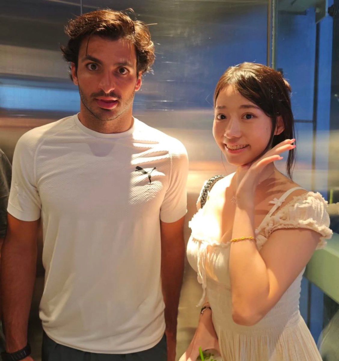 "¿Vienen tías?"

Yo cuando vienen las tías: