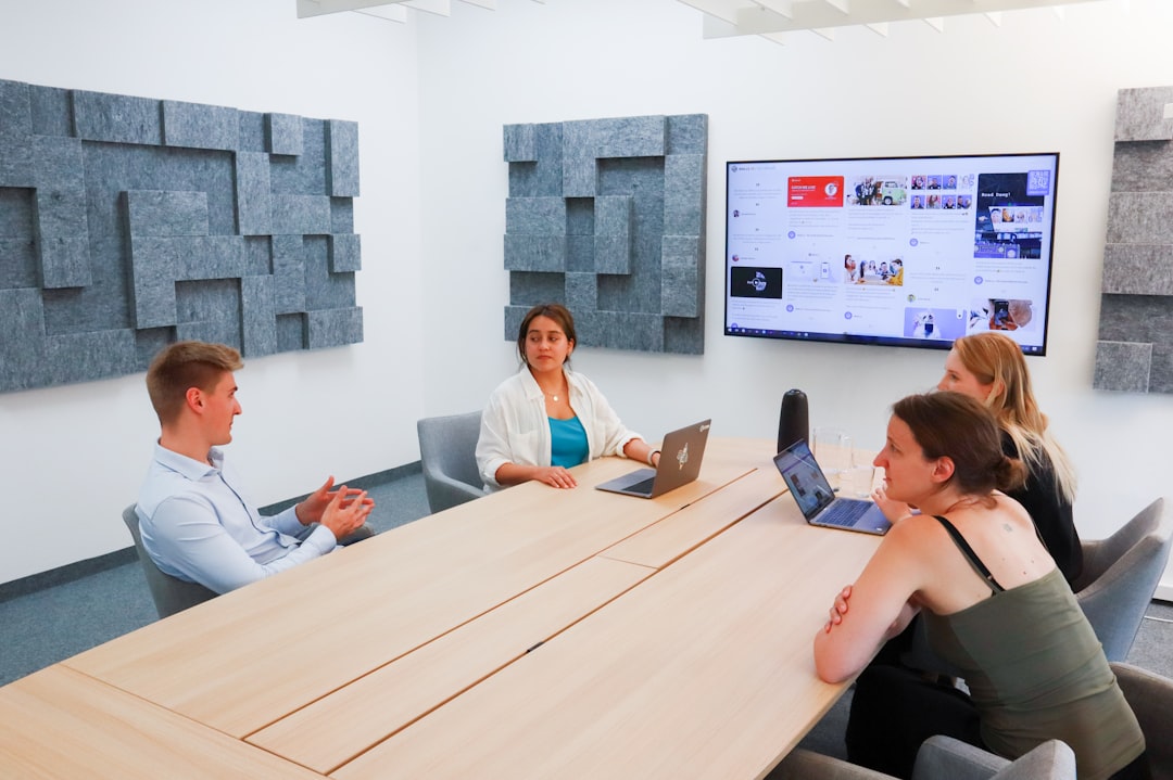 VoiceFlowPro's tweet photo. Want to optimise your sales strategy? Our AI voice tools provide the insights you need. Let’s chat about your needs! https://t.co/I5DVV6z2DO