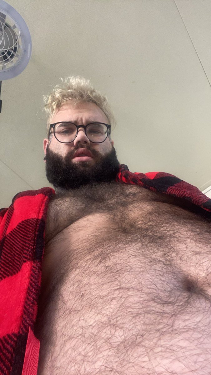 DaltonShif12776's tweet photo. Shut the f*** up and suck my cock. #itsthesimplethings #gay https://t.co/5b47bsInyT