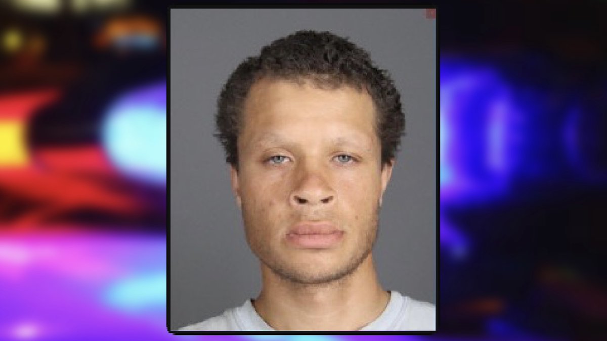 Brighton police are warning about a Henrietta man who was arrested for allegedly exposing himself in front of a child near an elementary school.
rochesterfirst.com/brighton/man-a…