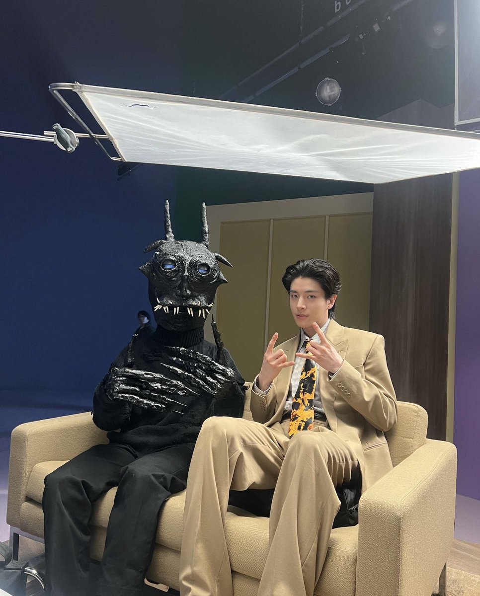 nctyushii's tweet photo. As creepy as it looks he’s actually decent? https://t.co/w8h6PHsLLR
