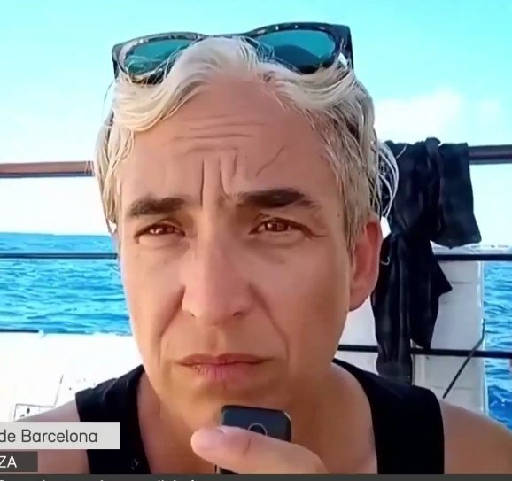 El senyor de la foto, que és a Gaza promocionant-se per les properes eleccions municipals de Barcelona, és el mateix senyor que el 2017 va callar com un puta, es va amagar, no va moure ni un dit i va blanquejar la repressió i violència espanyola contra Catalunya, oi? #NOESPOT