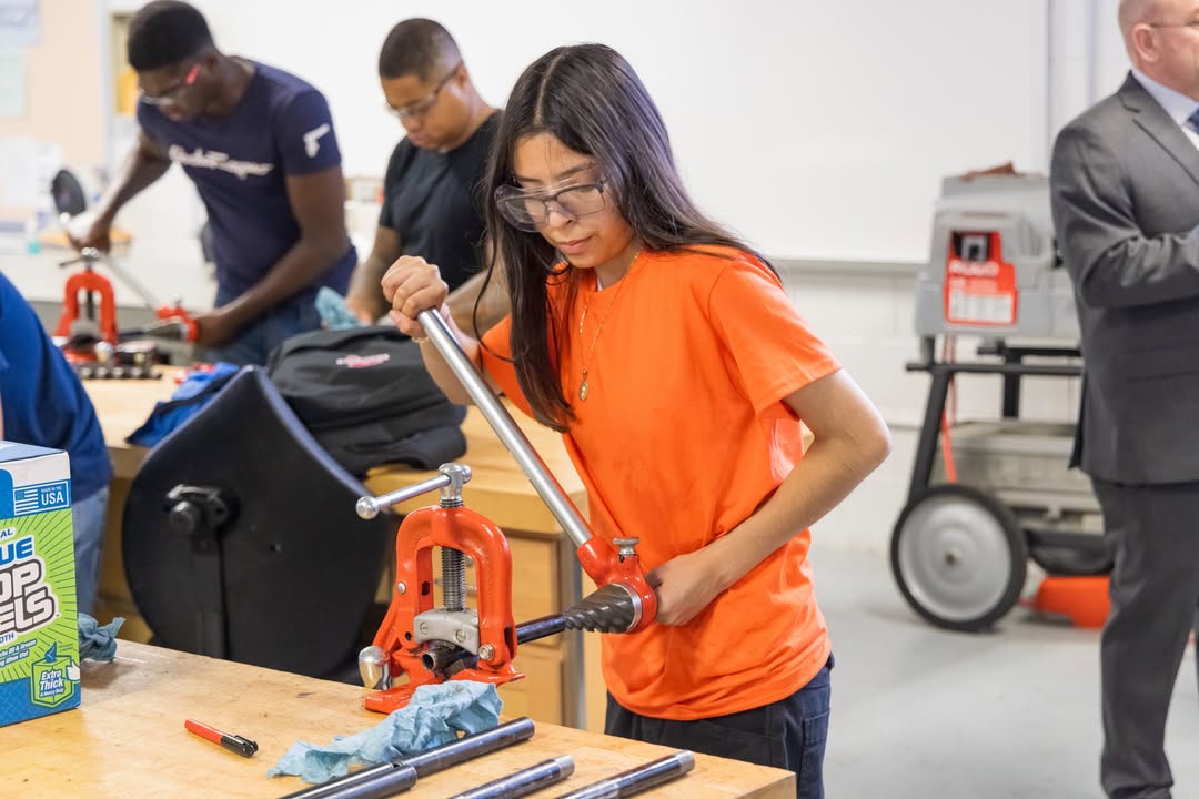 matcmilwaukee's tweet image. We are almost halfway through the semester, but there is still time to enroll this fall! 8-week classes start October 15! Get the same high-quality instruction and small class size in a shorter time frame so you can see success sooner! 

matc.edu/gethelp