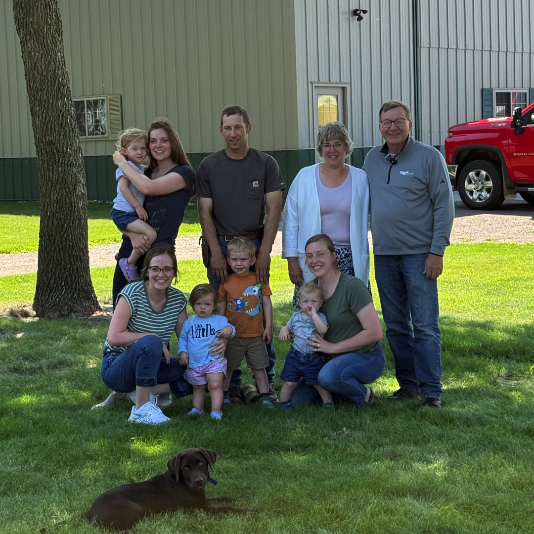 Crop_Nutrition's tweet image. Scouting season is still in full swing on #FrontierFields! Travel to Illinois, then up to Minnesota to see what Makenna Frantz and Harmon Wilts are discovering in their #BioPath trials. 👀​

Spoiler alert: We've got in-field insights from new guest stars, too. ⭐️