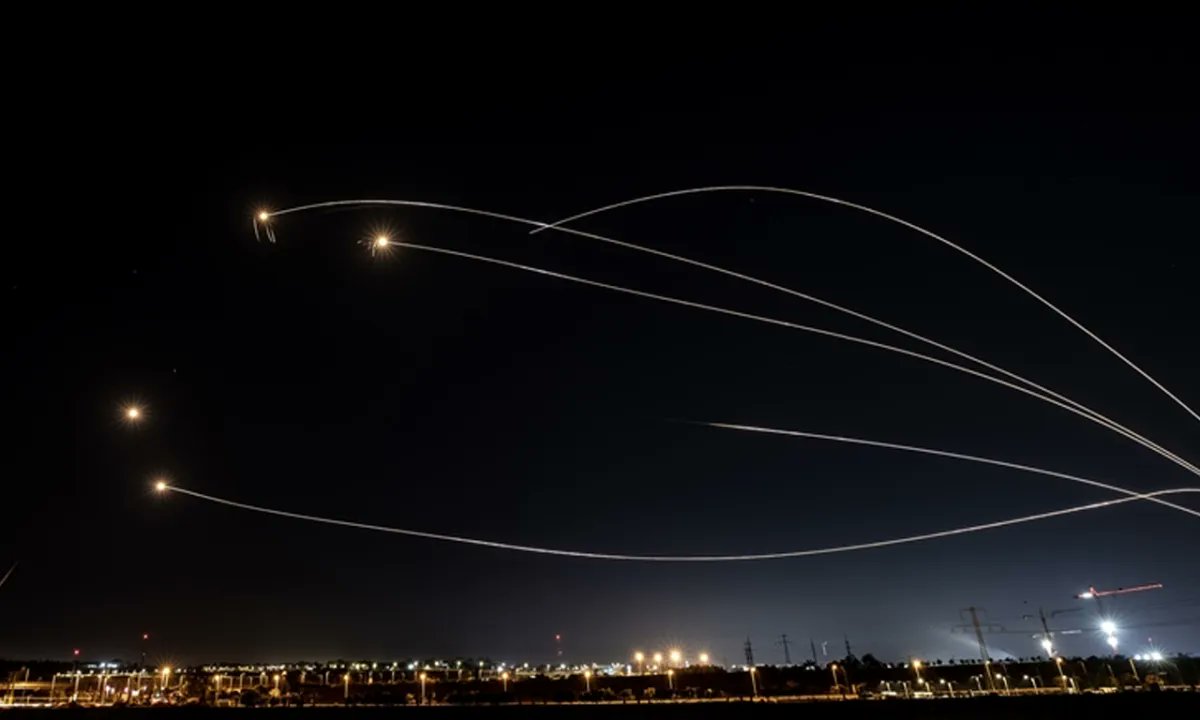 Dünya yine sustu.
Kassam; İsrail’in müdahale ettiği
Gazze Filosu’nu roketlerle selamladı.
Aşdod Limanı 5 roketle vuruldu.
trhaber.com/gundem/kassam-…
#FreePalestine