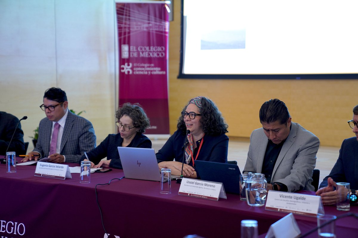 ¿Cómo se establece una definición de Infraestructura Verde? Sigue la transmisión en vivo del foro de discusión organizado por <a href="/CEDUAcolmex/">CEDUA</a>, <a href="/SEDATU_mx/">SEDATU México</a> y GIZ México y descubre los aportes académicos al Manual Nacional de Infraestructura Verde vinculado al Programa de Mejoramiento