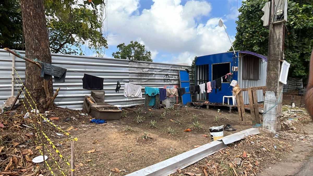 Amoreca Original (@alynekaiser) on Twitter photo Esquina da Rua Odilardo Silva com a Rua Ernestino Borges . Atenção <a href="/PMMacapa/">Prefeitura de Macapá</a> a Semhou precisa verificar essa ocupação irregular Esquina da Rua Odilardo Silva com a Rua Ernestino Borges . Atenção <a href="/PMMacapa/">Prefeitura de Macapá</a> a Semhou precisa verificar essa ocupação irregular