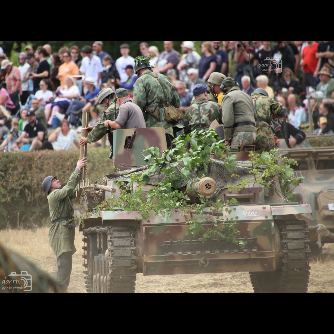 danrbphot0graph's tweet photo. German Forces Preparing at The Victory Show 2025!
#photo #photography #ww2 #ww2reenactment #reenactment #thevictoryshow #thevictoryshow2025 #victoryshow #victoryshow2025 #ww2soldier #ww2soldiers #infantry #ww2vehicles #ww2guns #stug https://t.co/SHOWftKrtL