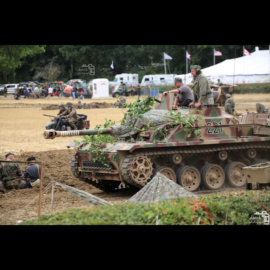 danrbphot0graph's tweet photo. German Forces Preparing at The Victory Show 2025!
#photo #photography #ww2 #ww2reenactment #reenactment #thevictoryshow #thevictoryshow2025 #victoryshow #victoryshow2025 #ww2soldier #ww2soldiers #infantry #ww2vehicles #ww2guns #stug https://t.co/SHOWftKrtL