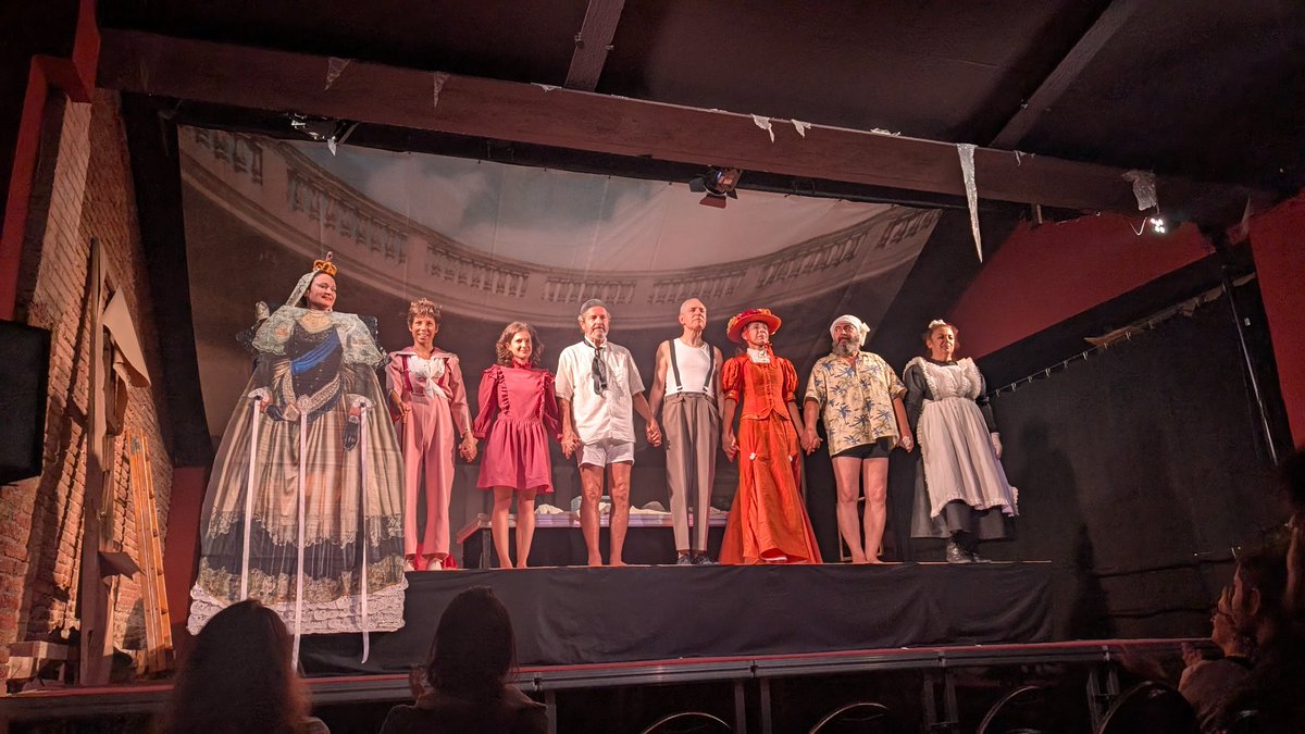 JakobLenz's tweet photo. Riure és sa!
Freshwater, de Virginia Woolf i direcció d'Albert Arribas, a La Fàbrica. https://t.co/GqYbipHh8m