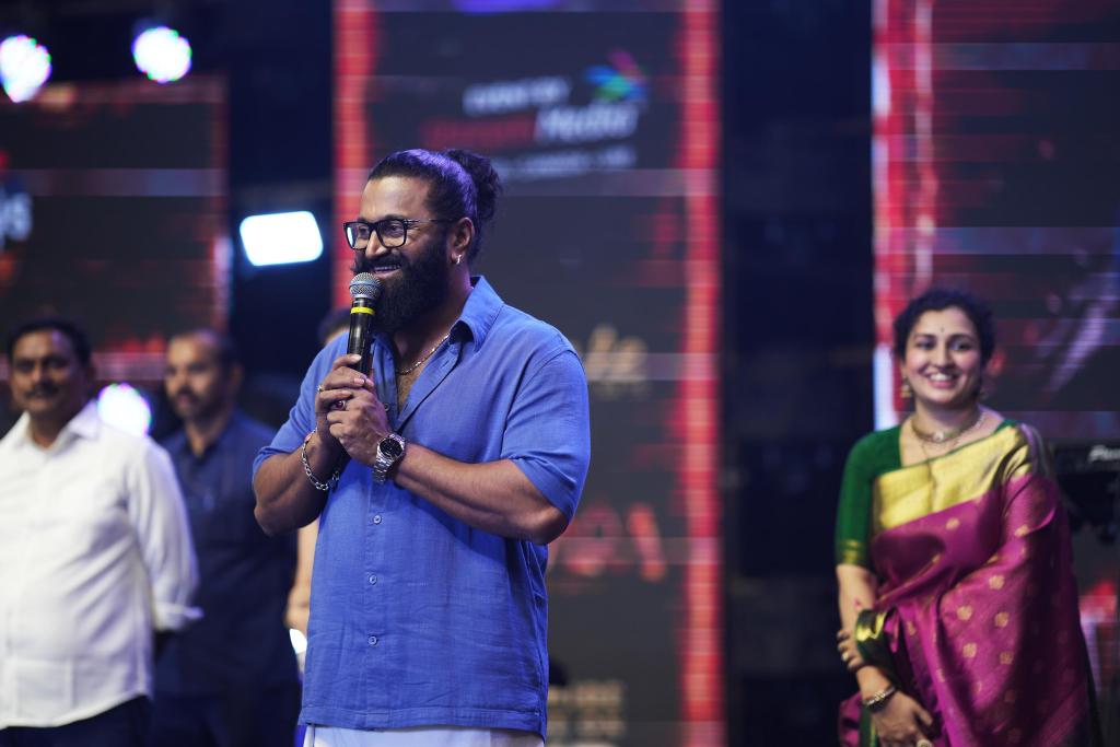 Rohitkmt00's tweet photo. Vijayawada, you were full of love &amp; energy today Grateful for the warm welcome. 

ధన్యవాదాలు విజయవాడ 💙

#KantaraChapter1    #Vijayawada #Kantara  #KANGDANIEL https://t.co/22n0DnlCvH