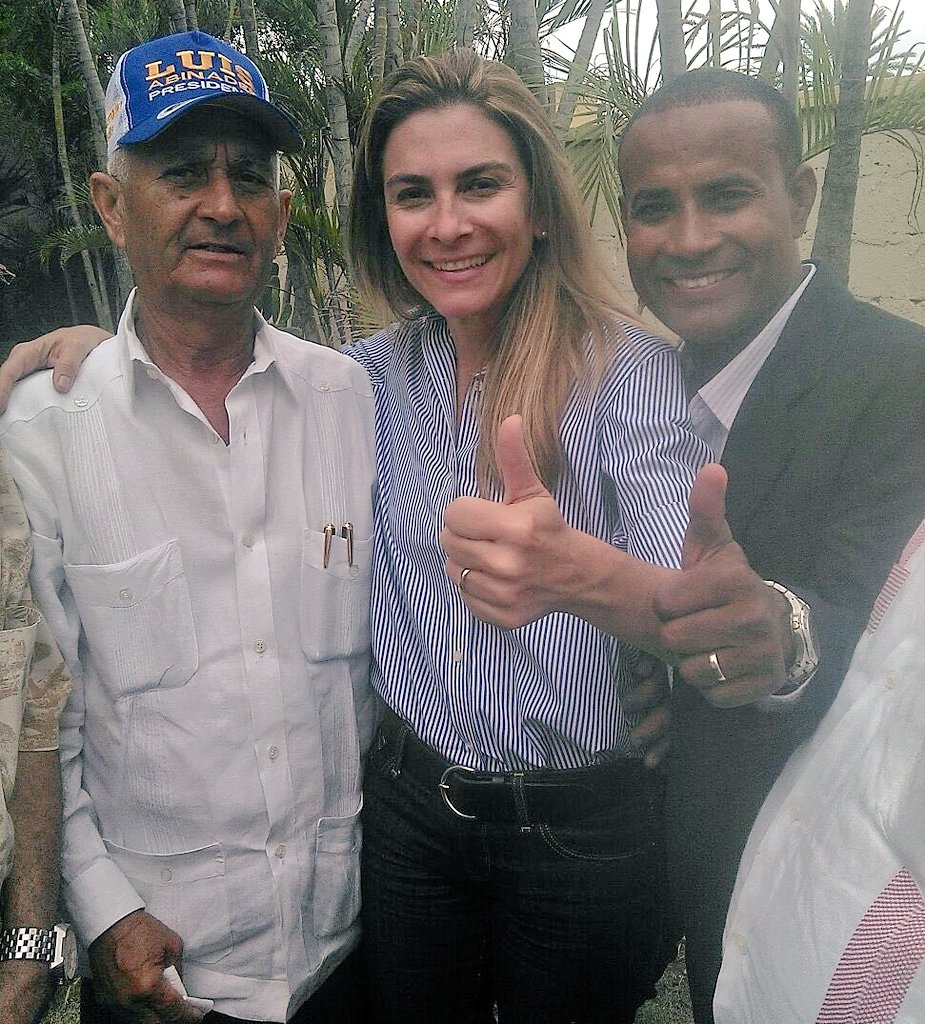 HablaRDO's tweet photo. @cachicha El PRM muy desesperado 😅🤣 como el P. Luis Abinader tuvo que suspender sus actividades con la diaspora, por los piquetes que le esperaban.. los perremeses enviaron un infiltrado para tratar de hacer daño al P. Leonel Fernández.. que bajeza del gobierno. https://t.co/rJ7erEelaP