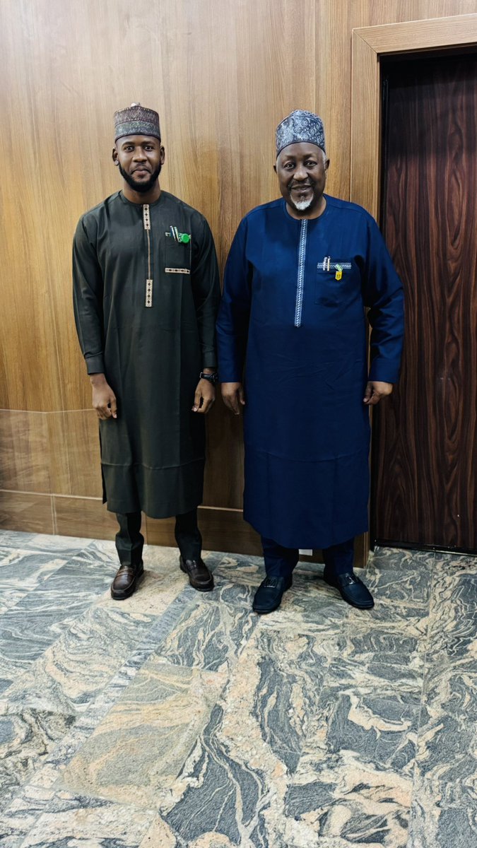 Nasirchamber's tweet image. The President of UNYC met with the Minister of Defence to explore potential collaboration between the Ministry and Nigerian youths. Discussions focused on youth empowerment, national security, and civic engagement. The meeting aimed to identify areas of mutual benefit. #unyc