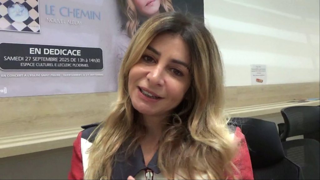 #Exclu Notre belle <a href="/juliezenattioff/">Julie Zenatti</a>  a un petit message spécialement pour vous !!  Rendez-vous à ce lien pour le découvrir #lesamis !!! ♥  -> jzenatti.forumactif.com/t8601-exclu-me… surtout à très vite , sur les routes ... sur #lechemin !! 🥰🥰🎙💿⛪️